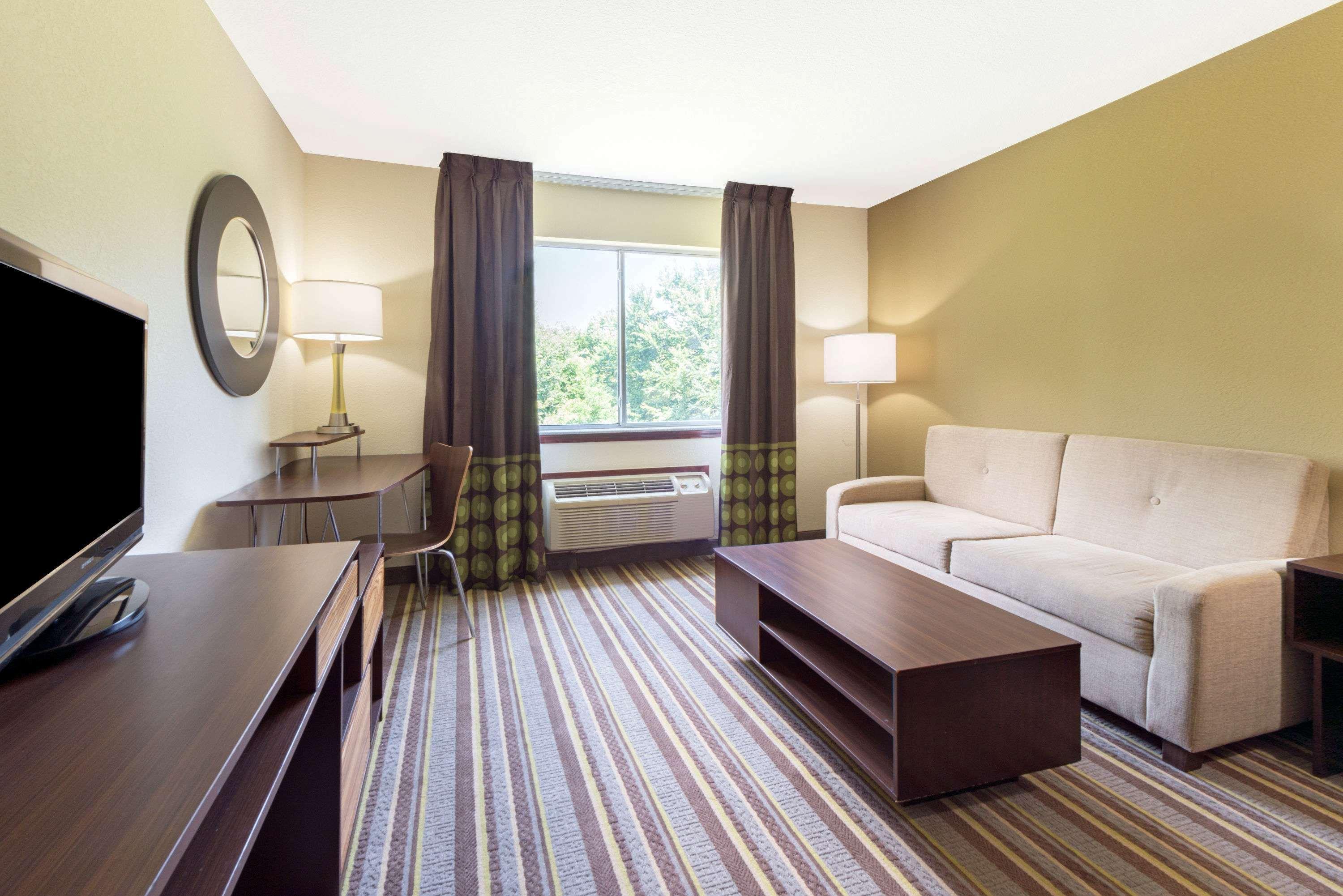 Super 8 By Wyndham Perry Hotel Exterior foto